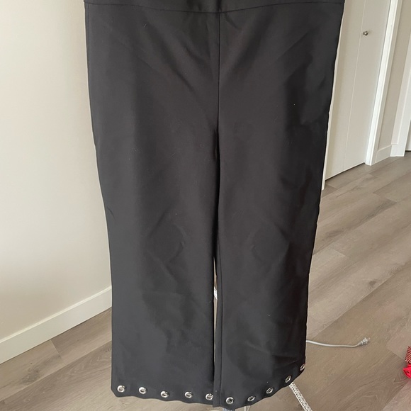 ZARA BLACK DRESS PANTS WITH Scallop hem. - Picture 3 of 6